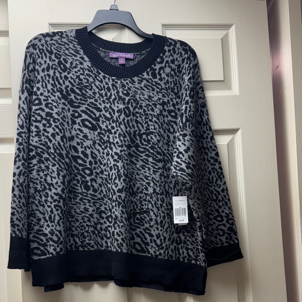 NWT Gloria Vanderbilt sweater